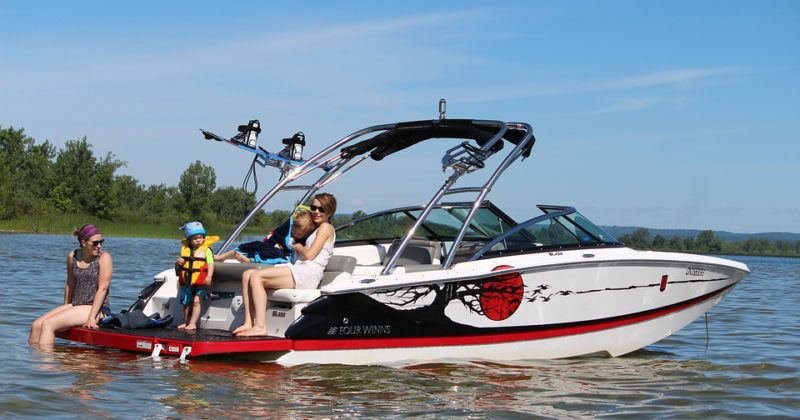 5 Boating Etiquette Guidelines to Follow