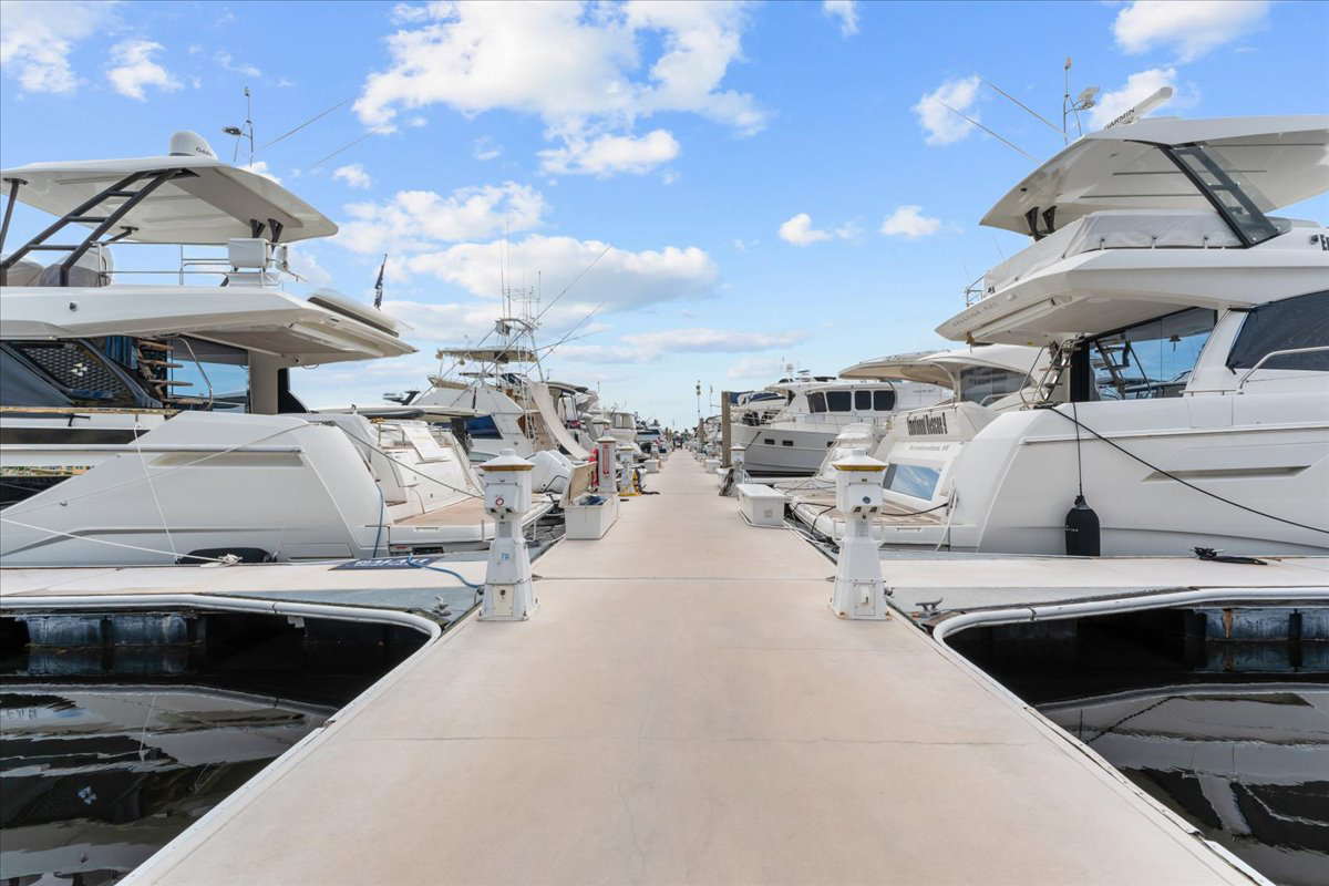 Center Dock